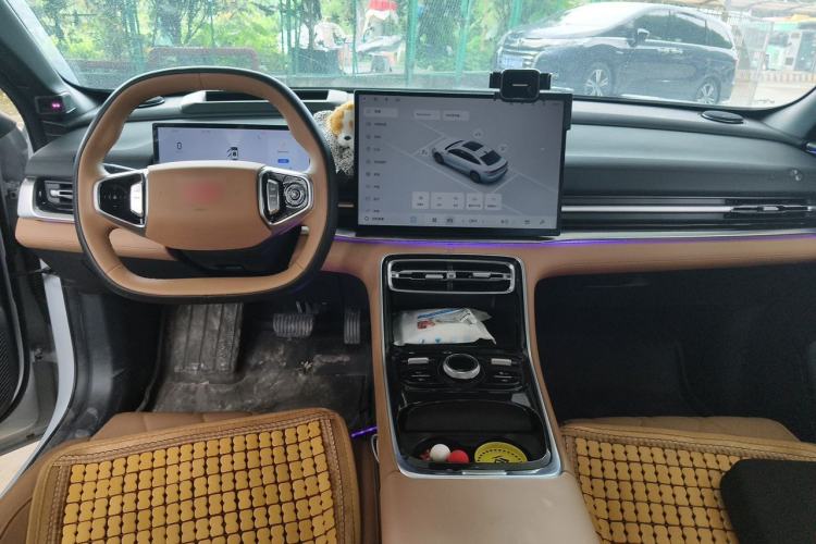 Used Geely Galaxy A7 2025 Model EM-i 150km Exploration+ Edition Center Console