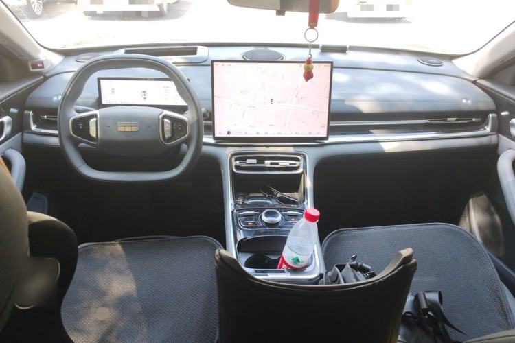 Used Geely Galaxy A7 2025 Model EM-i 150km Exploration+ Edition Center Console