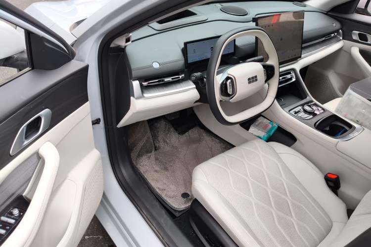 Used Geely Galaxy A7 2025 Model EM-i 150km Starship Edition Driver Seat