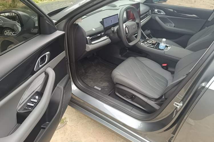 Used Geely Galaxy A7 2025 Model EM-i 150km Exploration+ Edition Driver Seat