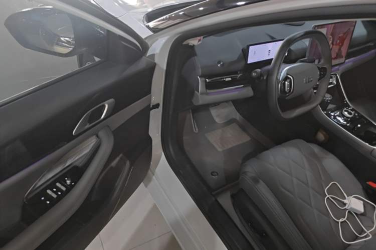 Used Geely Galaxy A7 2025 Model EM-i 150km Starship Edition Driver Seat