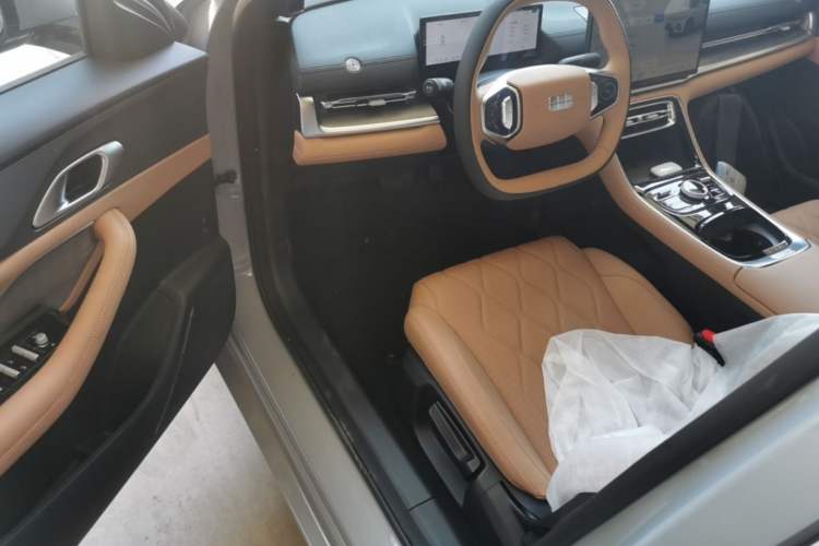 Used Geely Galaxy A7 2025 Model EM-i 150km Long-Distance Edition Driver Seat