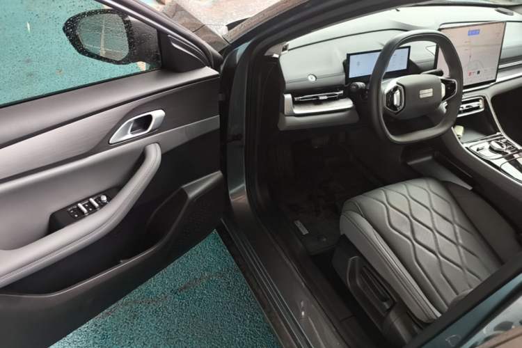 Used Geely Galaxy A7 2025 Model EM-i 70km Launch Edition Driver Seat