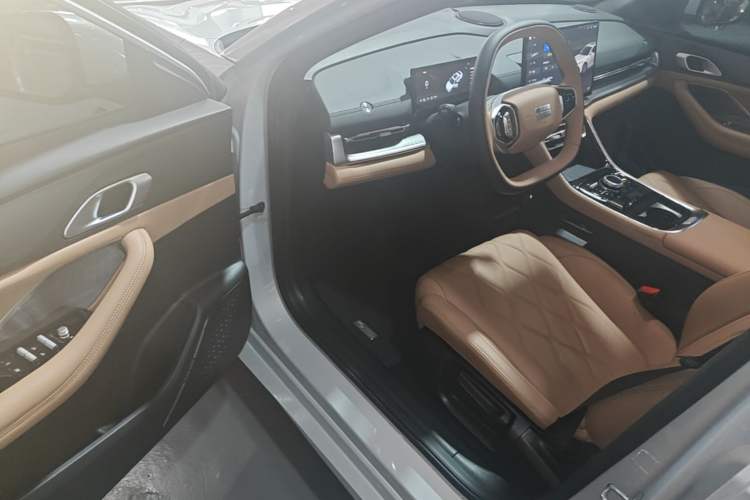 Used Geely Galaxy A7 2025 Model EM-i 150km Prestige Edition Driver Seat