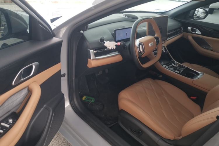Used Geely Galaxy A7 2025 Model EM-i 70km Exploration Edition Driver Seat