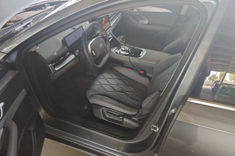 Used Geely Galaxy A7 2025 Model EM-i 150km Long-Distance Edition Driver Seat