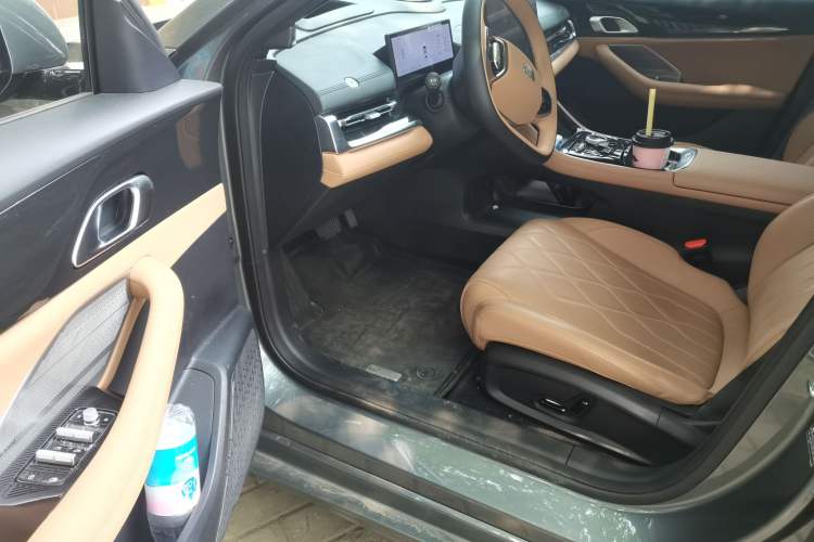 Used Geely Galaxy A7 2025 Model EM-i 150km Starship Edition Driver Seat