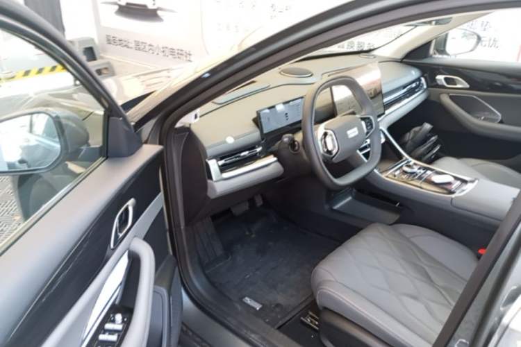 Used Geely Galaxy A7 2025 Model EM-i 150km Exploration+ Edition Driver Seat