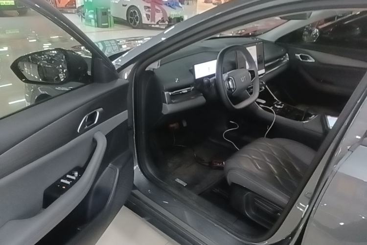 Used Geely Galaxy A7 2025 Model EM-i 70km Launch Edition Driver Seat