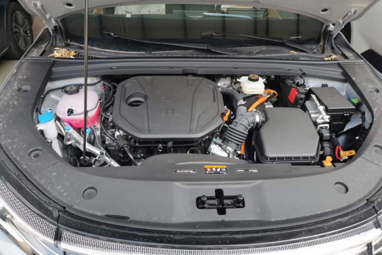 Used Geely Galaxy A7 2025 Model EM-i 150km Prestige Edition Engine Bay