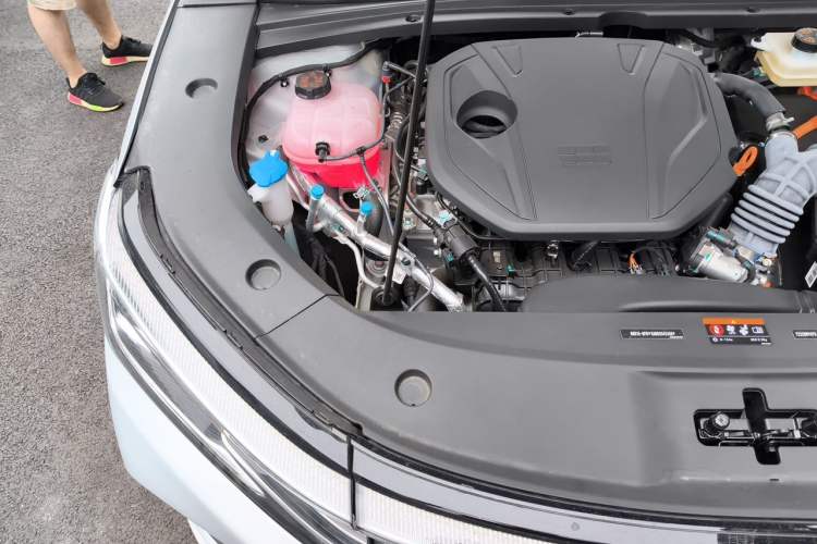 Used Geely Galaxy A7 2025 Model EM-i 150km Starship Edition Engine Bay Right