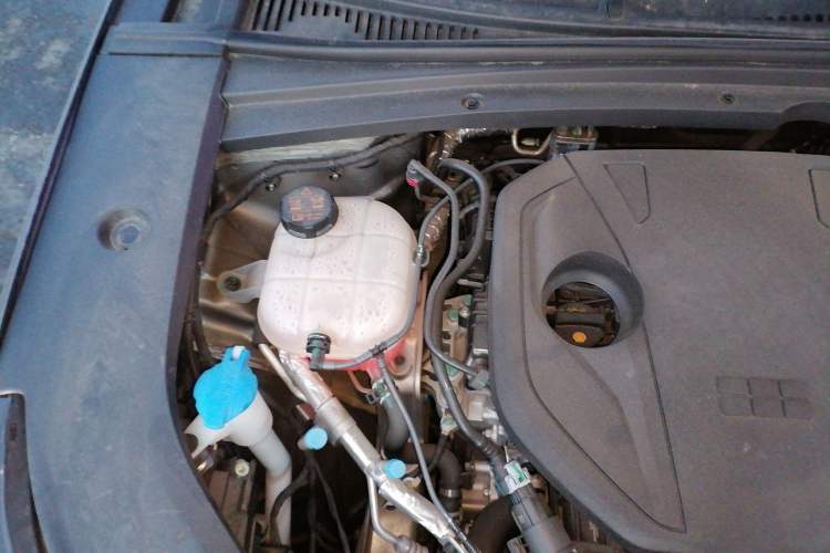 Used Geely Galaxy A7 2025 Model EM-i 70km Luxury Edition Engine Bay Right
