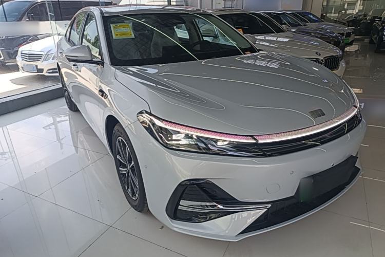 Used Geely Galaxy A7 2025 Model EM-i 70km Launch Edition Exterior 1