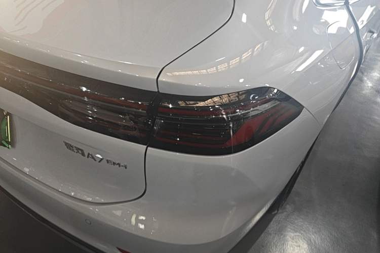 Used Geely Galaxy A7 2025 Model EM-i 150km Prestige Edition Exterior 3