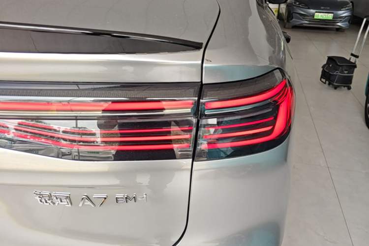 Used Geely Galaxy A7 2025 Model EM-i 150km Long-Distance Edition Exterior 3