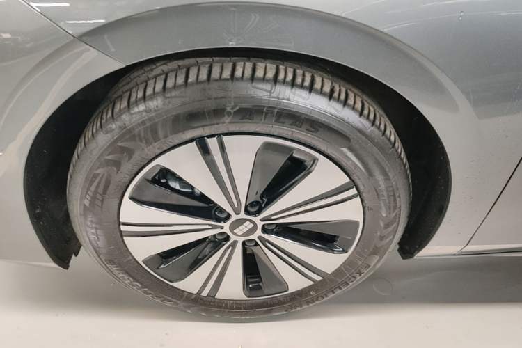 Used Geely Galaxy A7 2025 Model EM-i 150km Exploration+ Edition Exterior 4