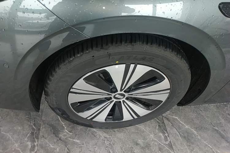 Used Geely Galaxy A7 2025 Model EM-i 150km Exploration+ Edition Exterior 4