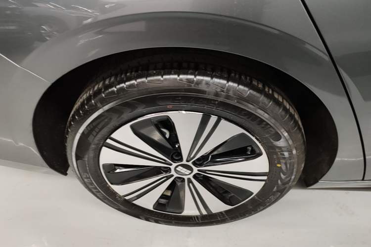 Used Geely Galaxy A7 2025 Model EM-i 150km Exploration+ Edition Exterior 5