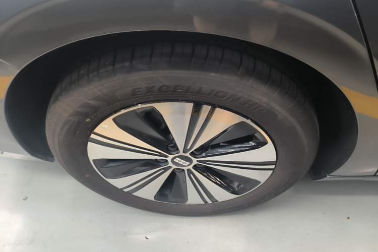 Used Geely Galaxy A7 2025 Model EM-i 150km Exploration+ Edition Exterior 5