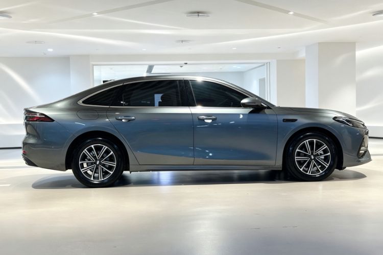 Used Geely Galaxy A7 2025 Model EM-i 70km Exploration Edition Exterior 6