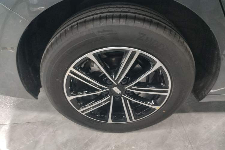 Used Geely Galaxy A7 2025 Model EM-i 70km Luxury Edition Exterior 8