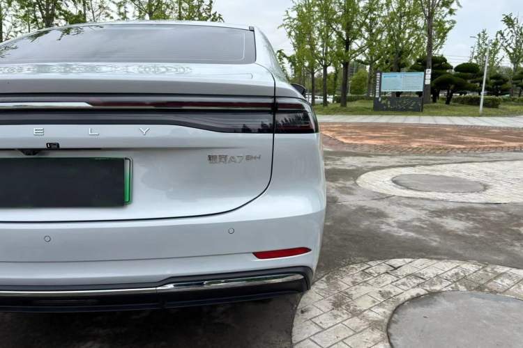 Used Geely Galaxy A7 2025 Model EM-i 70km Luxury Edition Exterior 9
