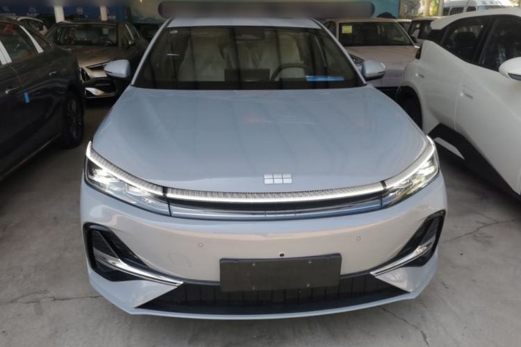 Used Geely Galaxy A7 2025 Model EM-i 150km Long-Distance Edition Front