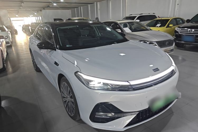 Used Geely Galaxy A7 2025 Model EM-i 150km Starship Edition Front Right 45 Deg