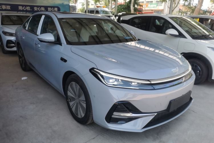 Used Geely Galaxy A7 2025 Model EM-i 150km Long-Distance Edition Front Right 45 Deg