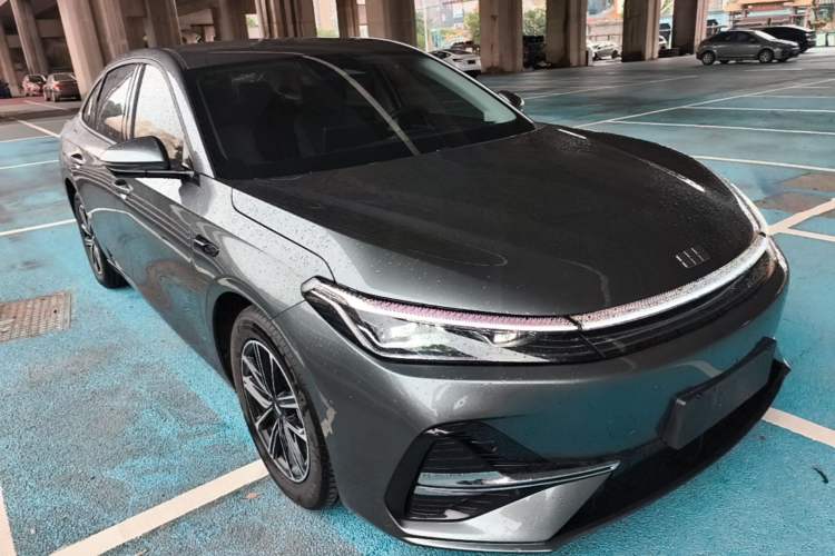 Used Geely Galaxy A7 2025 Model EM-i 70km Launch Edition Front Right 45 Deg