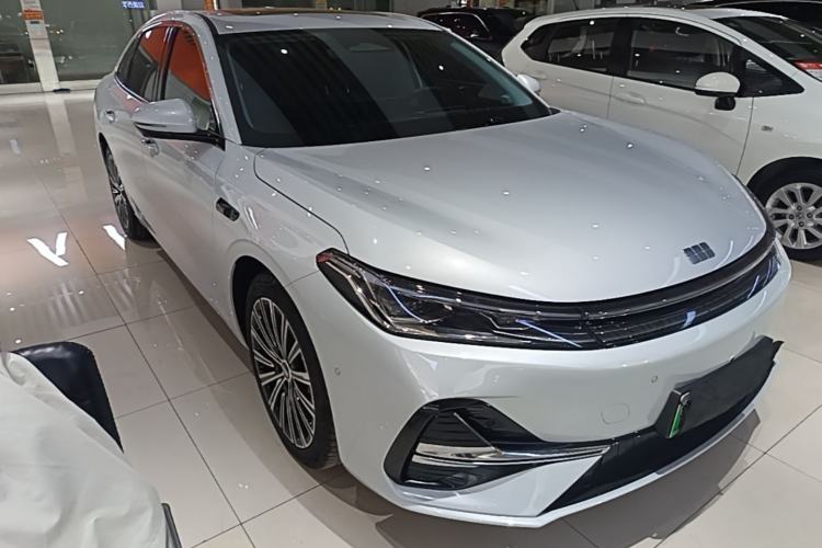 Used Geely Galaxy A7 2025 Model EM-i 150km Starship Edition Front Right 45 Deg