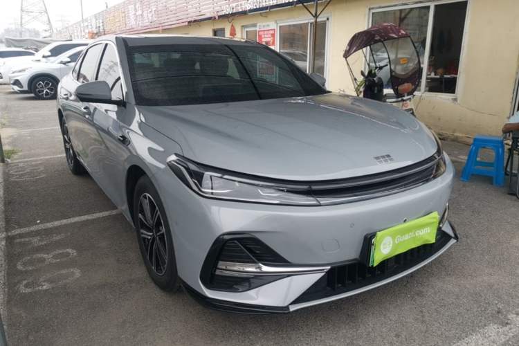 Used Geely Galaxy A7 2025 Model EM-i 70km Exploration Edition Front Right 45 Deg