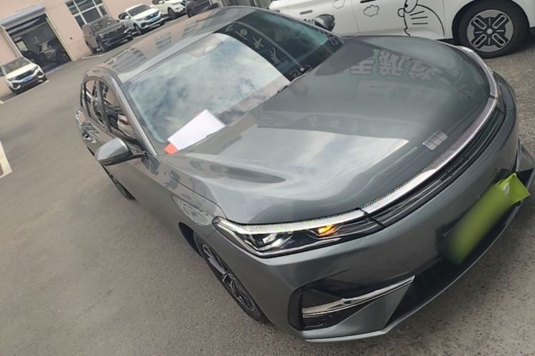Used Geely Galaxy A7 2025 Model EM-i 70km Luxury Edition Front Right 45 Deg