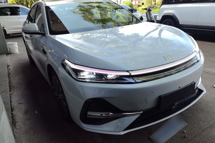 Used Geely Galaxy A7 2025 Model EM-i 150km Starship Edition Front Right 45 Deg