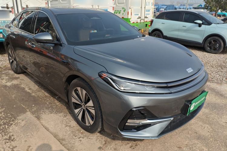 Used Geely Galaxy A7 2025 Model EM-i 150km Exploration+ Edition Front Right 45 Deg