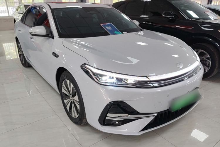Used Geely Galaxy A7 2025 Model EM-i 150km Exploration+ Edition Front Right 45 Deg