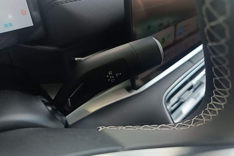 Used Geely Galaxy A7 2025 Model EM-i 70km Launch Edition Gear Lever