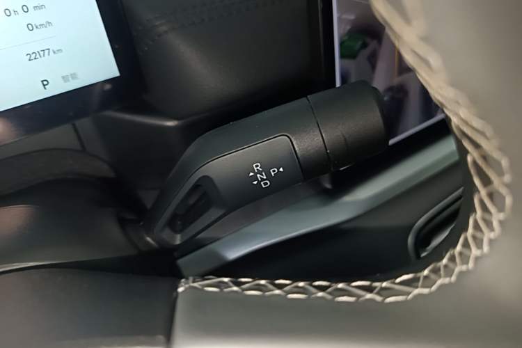 Used Geely Galaxy A7 2025 Model EM-i 70km Luxury Edition Gear Lever