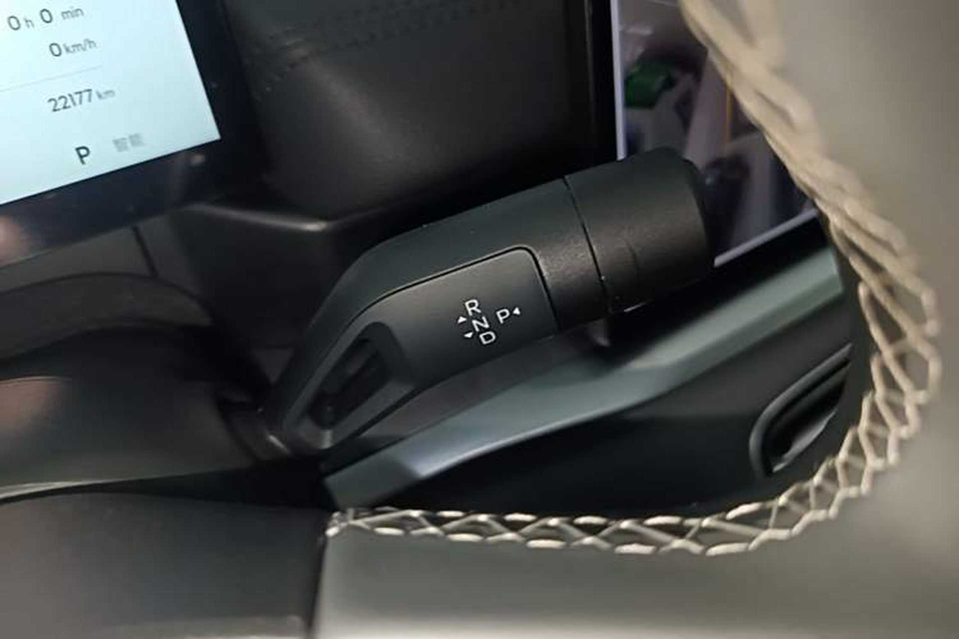 Used Geely Galaxy A7 2025 Model EM-i 70km Luxury Edition Gear Lever
