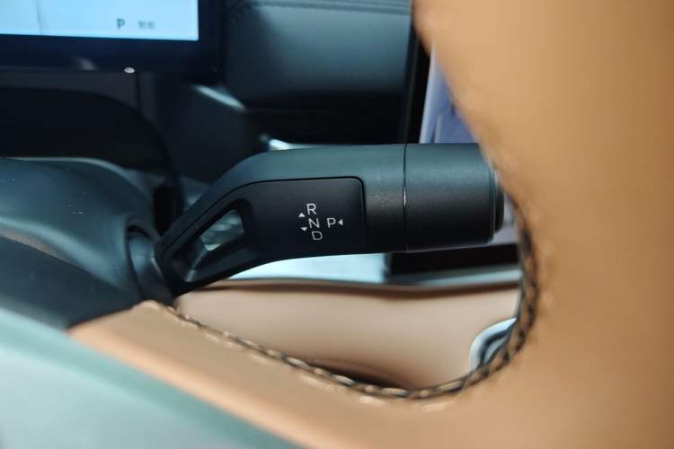 Used Geely Galaxy A7 2025 Model EM-i 150km Exploration+ Edition Gear Lever