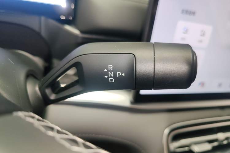 Used Geely Galaxy A7 2025 Model EM-i 150km Exploration+ Edition Gear Lever