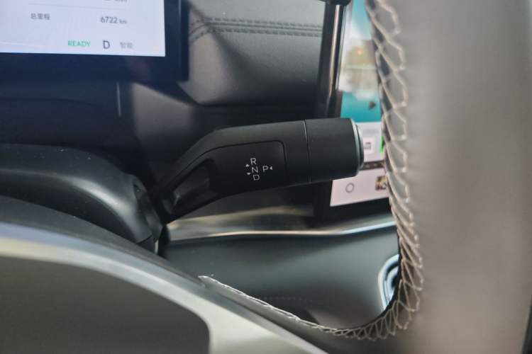 Used Geely Galaxy A7 2025 Model EM-i 150km Long-Distance Edition Gear Lever