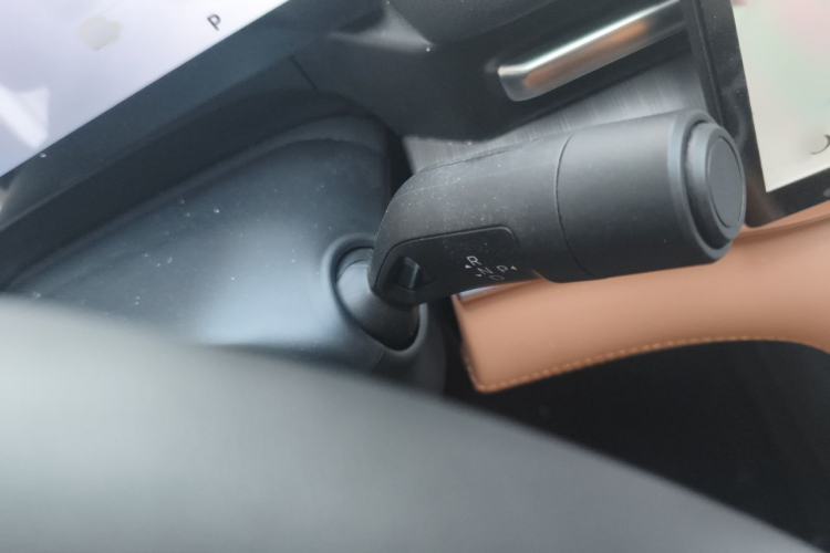 Used Geely Galaxy A7 2025 Model EM-i 150km Long-Distance Edition Gear Lever