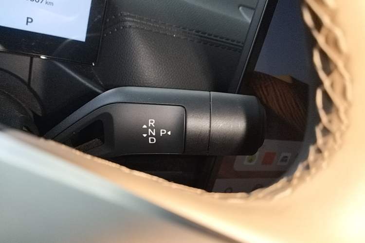 Used Geely Galaxy A7 2025 Model EM-i 150km Exploration+ Edition Gear Lever
