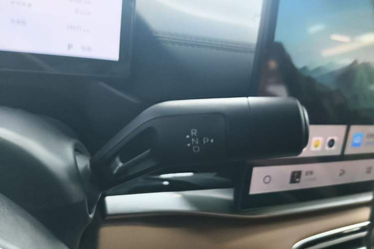 Used Geely Galaxy A7 2025 Model EM-i 70km Exploration Edition Gear Lever