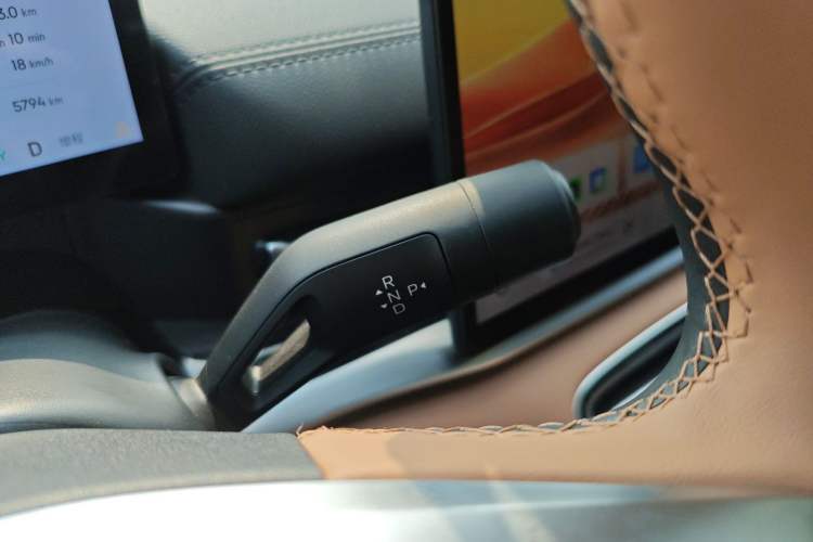 Used Geely Galaxy A7 2025 Model EM-i 150km Exploration+ Edition Gear Lever