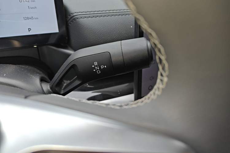 Used Geely Galaxy A7 2025 Model EM-i 150km Exploration+ Edition Gear Lever
