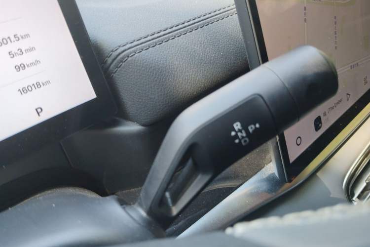 Used Geely Galaxy A7 2025 Model EM-i 150km Exploration+ Edition Gear Lever