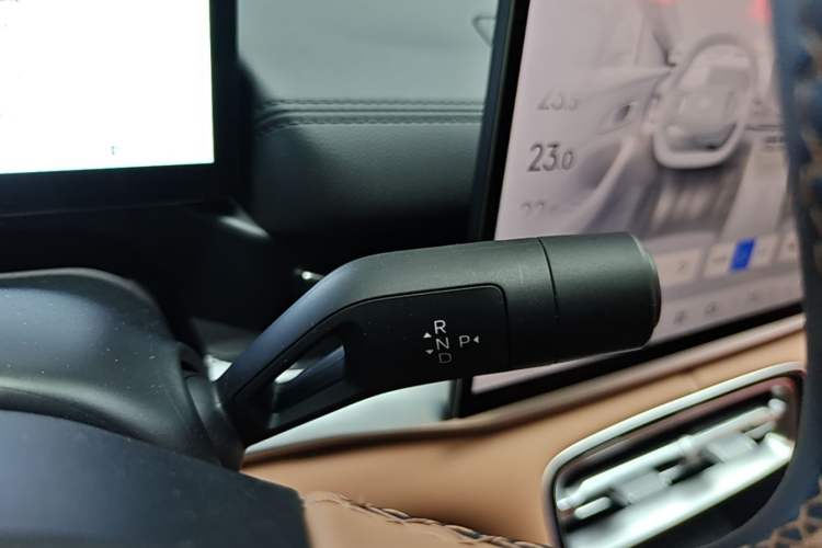 Used Geely Galaxy A7 2025 Model EM-i 150km Exploration+ Edition Gear Lever
