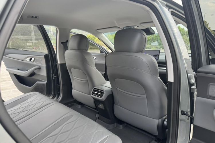 Used Geely Galaxy A7 2025 Model EM-i 70km Launch Edition Headliner